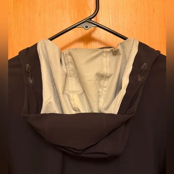 Rapha Core Rainjacket - Picture 10 of 11